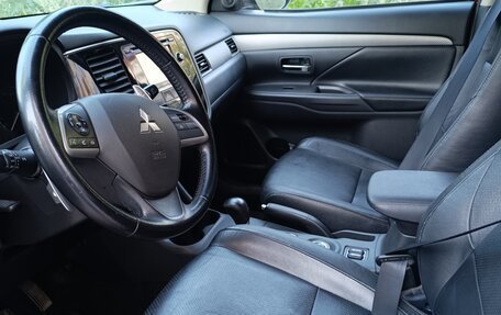 Mitsubishi Outlander III рестайлинг 3, 2013 год, 1 350 000 рублей, 7 фотография
