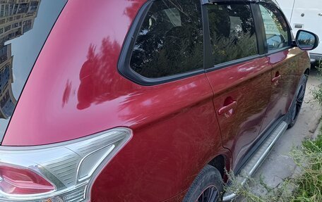 Mitsubishi Outlander III рестайлинг 3, 2013 год, 1 350 000 рублей, 5 фотография