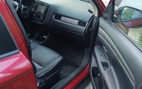 Mitsubishi Outlander III рестайлинг 3, 2013 год, 1 350 000 рублей, 8 фотография