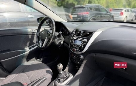Hyundai Solaris II рестайлинг, 2011 год, 450 000 рублей, 6 фотография