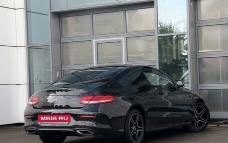 Mercedes-Benz C-Класс, 2018 год, 3 180 000 рублей, 4 фотография