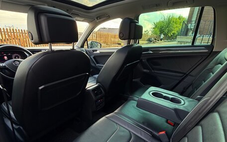 Volkswagen Tiguan II, 2018 год, 2 980 000 рублей, 10 фотография