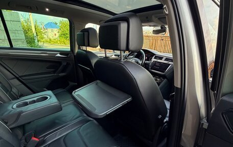 Volkswagen Tiguan II, 2018 год, 2 980 000 рублей, 13 фотография