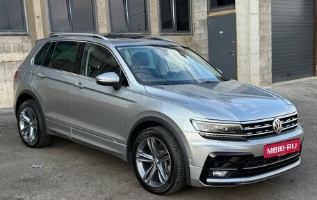 Volkswagen Tiguan II, 2018 год, 2 980 000 рублей, 5 фотография