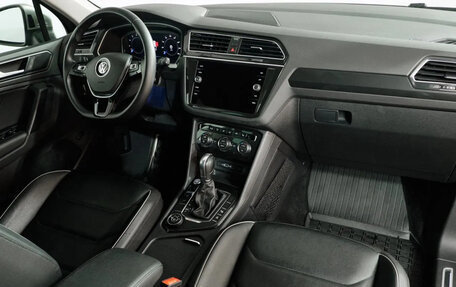 Volkswagen Tiguan II, 2018 год, 3 300 000 рублей, 10 фотография