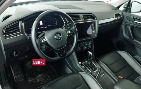 Volkswagen Tiguan II, 2018 год, 3 300 000 рублей, 8 фотография
