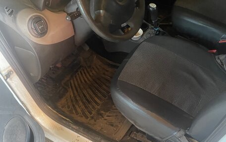Renault Logan I, 2013 год, 250 000 рублей, 2 фотография