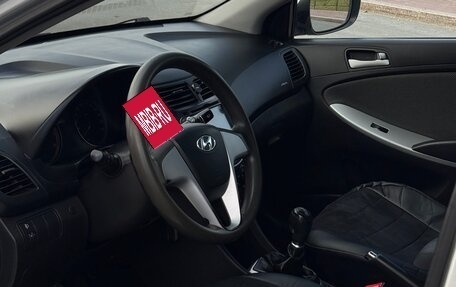 Hyundai Solaris II рестайлинг, 2012 год, 720 000 рублей, 5 фотография