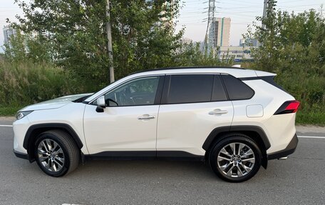 Toyota RAV4, 2021 год, 4 000 000 рублей, 6 фотография