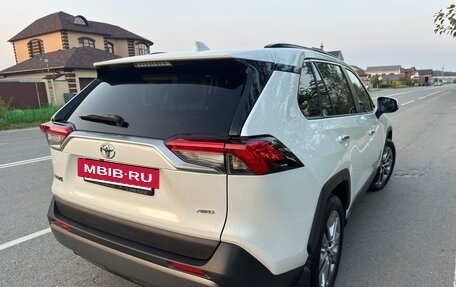 Toyota RAV4, 2021 год, 4 000 000 рублей, 3 фотография