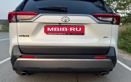 Toyota RAV4, 2021 год, 4 000 000 рублей, 4 фотография