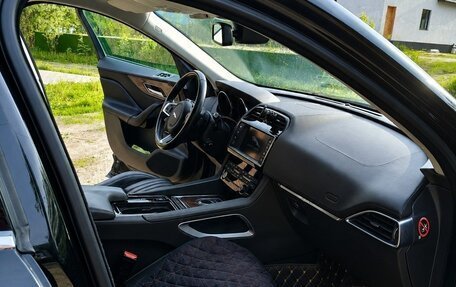 Jaguar F-Pace, 2018 год, 2 990 000 рублей, 2 фотография