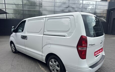 Hyundai Grand Starex Grand Starex I рестайлинг 2, 2008 год, 1 050 000 рублей, 4 фотография