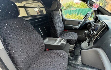Hyundai Grand Starex Grand Starex I рестайлинг 2, 2008 год, 1 050 000 рублей, 18 фотография