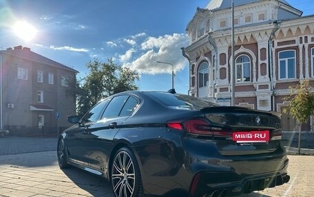 BMW 5 серия, 2018 год, 4 050 000 рублей, 14 фотография