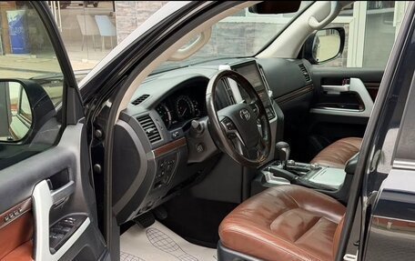 Toyota Land Cruiser 200, 2016 год, 4 600 000 рублей, 7 фотография