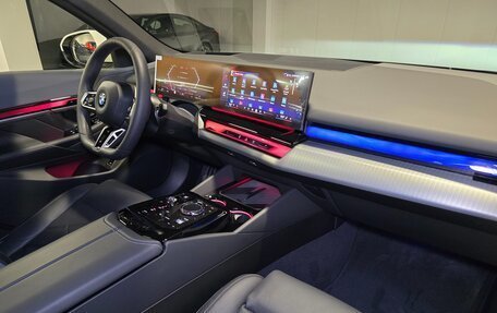BMW 5 серия, 2025 год, 8 197 000 рублей, 6 фотография