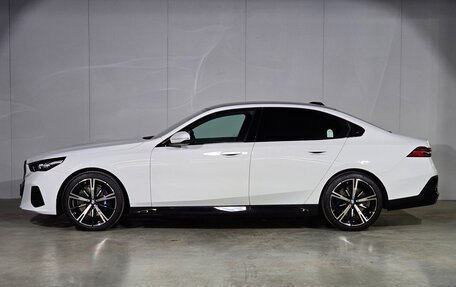 BMW 5 серия, 2025 год, 8 197 000 рублей, 4 фотография