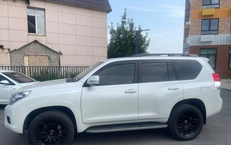 Toyota Land Cruiser Prado 150 рестайлинг 2, 2010 год, 2 850 000 рублей, 2 фотография