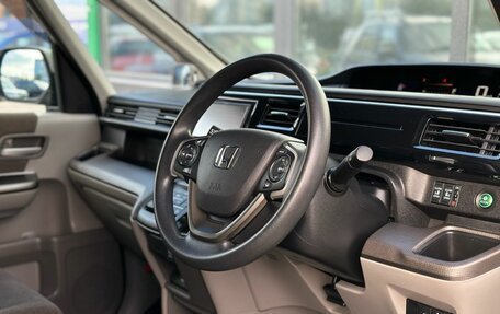 Honda Stepwgn IV, 2018 год, 2 199 000 рублей, 8 фотография