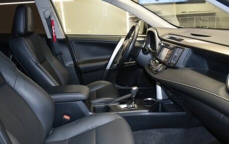 Toyota RAV4, 2015 год, 2 327 000 рублей, 10 фотография