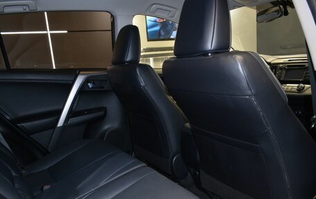 Toyota RAV4, 2015 год, 2 327 000 рублей, 30 фотография