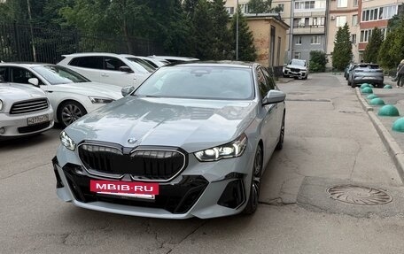 BMW 5 серия, 2024 год, 7 450 000 рублей, 2 фотография