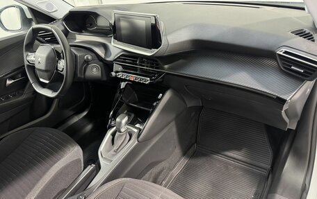 Peugeot 2008 II, 2021 год, 1 739 800 рублей, 3 фотография