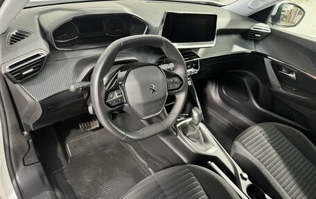 Peugeot 2008 II, 2021 год, 1 739 800 рублей, 8 фотография