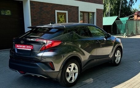 Toyota C-HR I рестайлинг, 2019 год, 1 950 000 рублей, 5 фотография