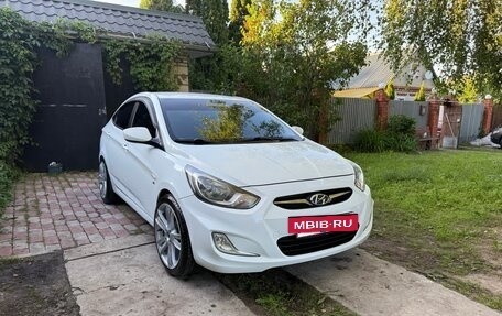 Hyundai Solaris II рестайлинг, 2012 год, 960 000 рублей, 7 фотография