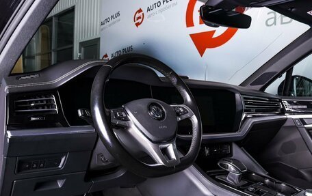 Volkswagen Touareg III, 2019 год, 4 100 000 рублей, 7 фотография