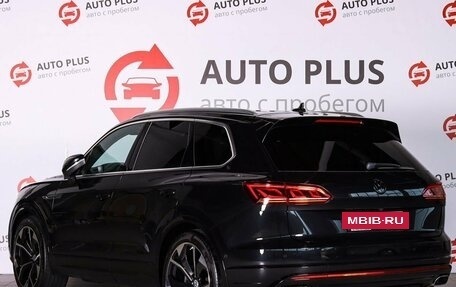 Volkswagen Touareg III, 2019 год, 4 100 000 рублей, 2 фотография