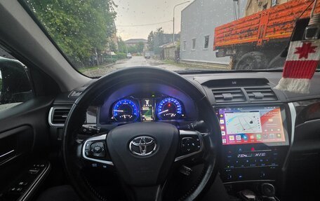 Toyota Camry, 2017 год, 2 750 000 рублей, 9 фотография