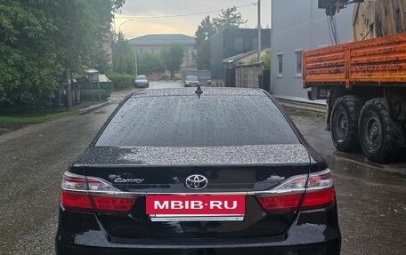Toyota Camry, 2017 год, 2 750 000 рублей, 3 фотография