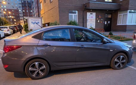 Hyundai Solaris II рестайлинг, 2015 год, 700 000 рублей, 1 фотография
