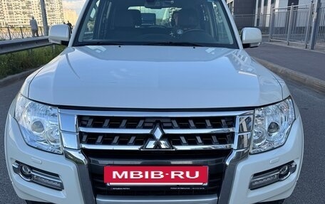 Mitsubishi Pajero IV, 2019 год, 3 333 333 рублей, 2 фотография