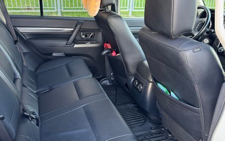 Mitsubishi Pajero IV, 2019 год, 3 333 333 рублей, 15 фотография