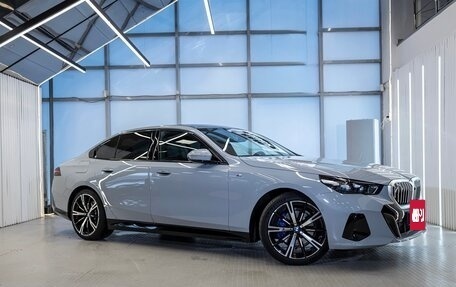 BMW 5 серия, 2024 год, 8 300 000 рублей, 3 фотография