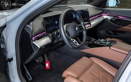 BMW 5 серия, 2024 год, 8 300 000 рублей, 24 фотография