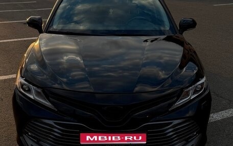 Toyota Camry, 2021 год, 2 400 000 рублей, 1 фотография