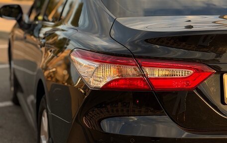 Toyota Camry, 2021 год, 2 400 000 рублей, 4 фотография
