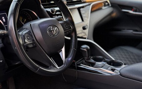 Toyota Camry, 2021 год, 2 400 000 рублей, 11 фотография