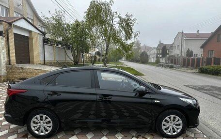 Hyundai Solaris II рестайлинг, 2021 год, 1 620 000 рублей, 4 фотография