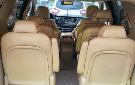 KIA Carnival III, 2017 год, 2 200 000 рублей, 10 фотография