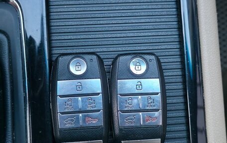KIA Carnival III, 2017 год, 2 200 000 рублей, 15 фотография