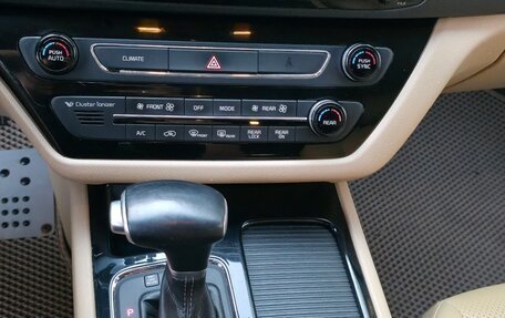 KIA Carnival III, 2017 год, 2 200 000 рублей, 12 фотография