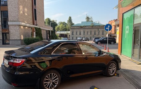 Toyota Camry, 2017 год, 2 300 000 рублей, 3 фотография