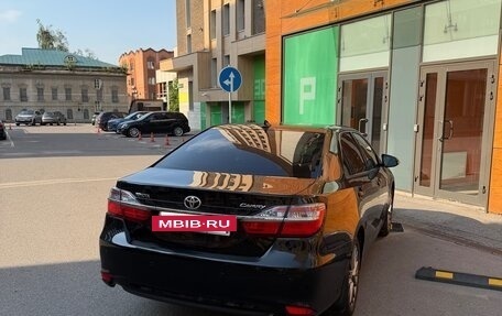 Toyota Camry, 2017 год, 2 300 000 рублей, 4 фотография