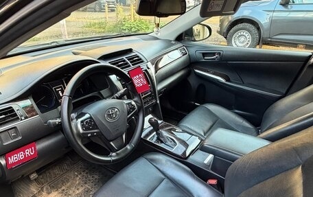 Toyota Camry, 2017 год, 2 300 000 рублей, 6 фотография